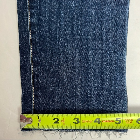MAURICES Women’s Blue Jeans Sz 6 Button Fly Distressed Frayed Hem Pockets - Picture 14 of 15